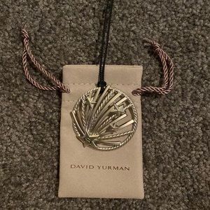 David Yurman 2021 star necklace with dust bag
